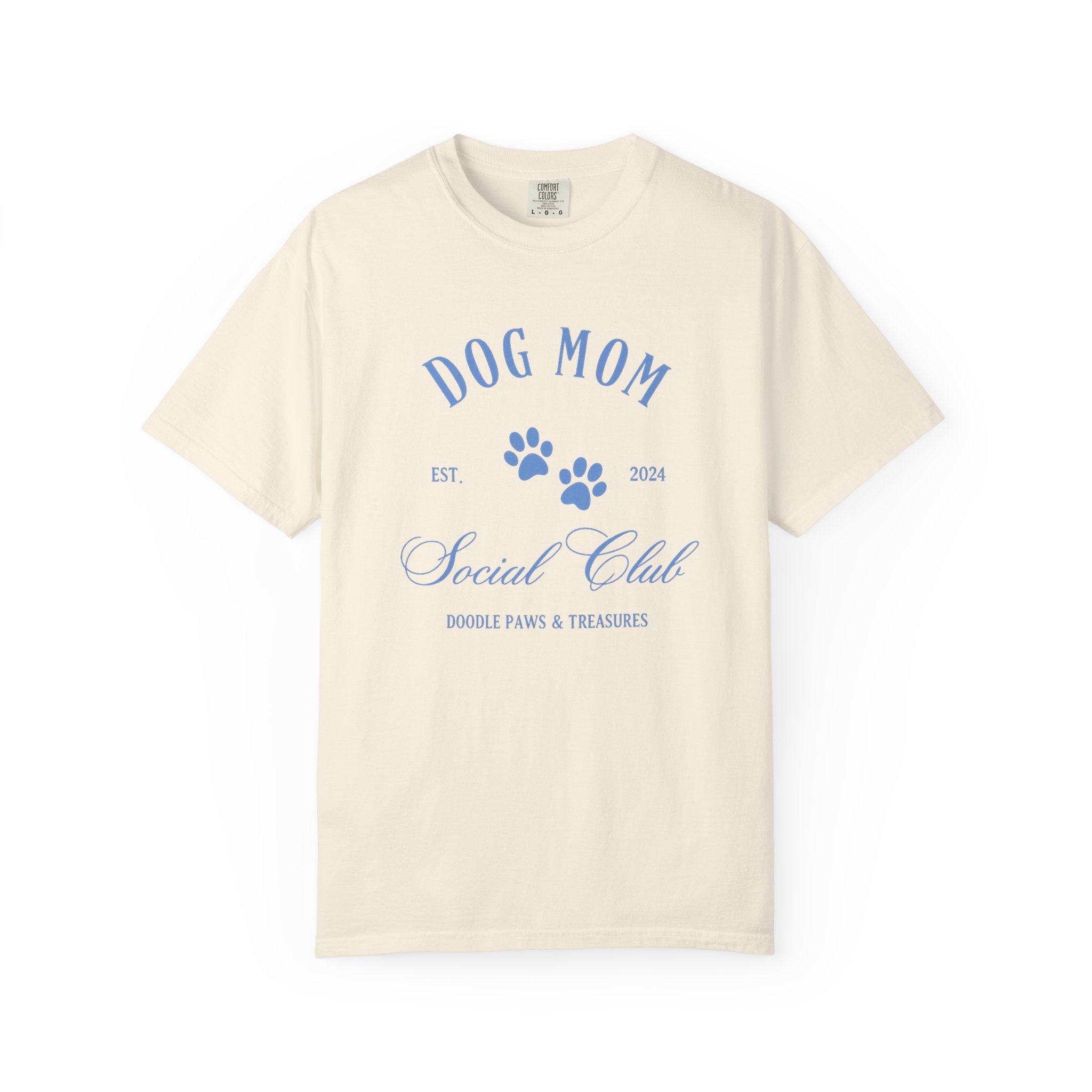 Dog Mom Social Club T-Shirt – Paw Print Graphic Tee for Dog Lovers
