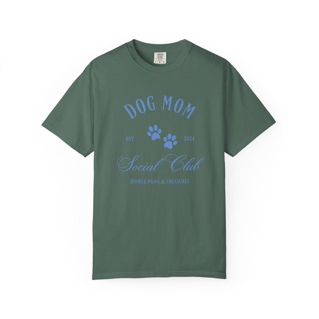 Dog Mom Social Club T-Shirt – Paw Print Graphic Tee for Dog Lovers