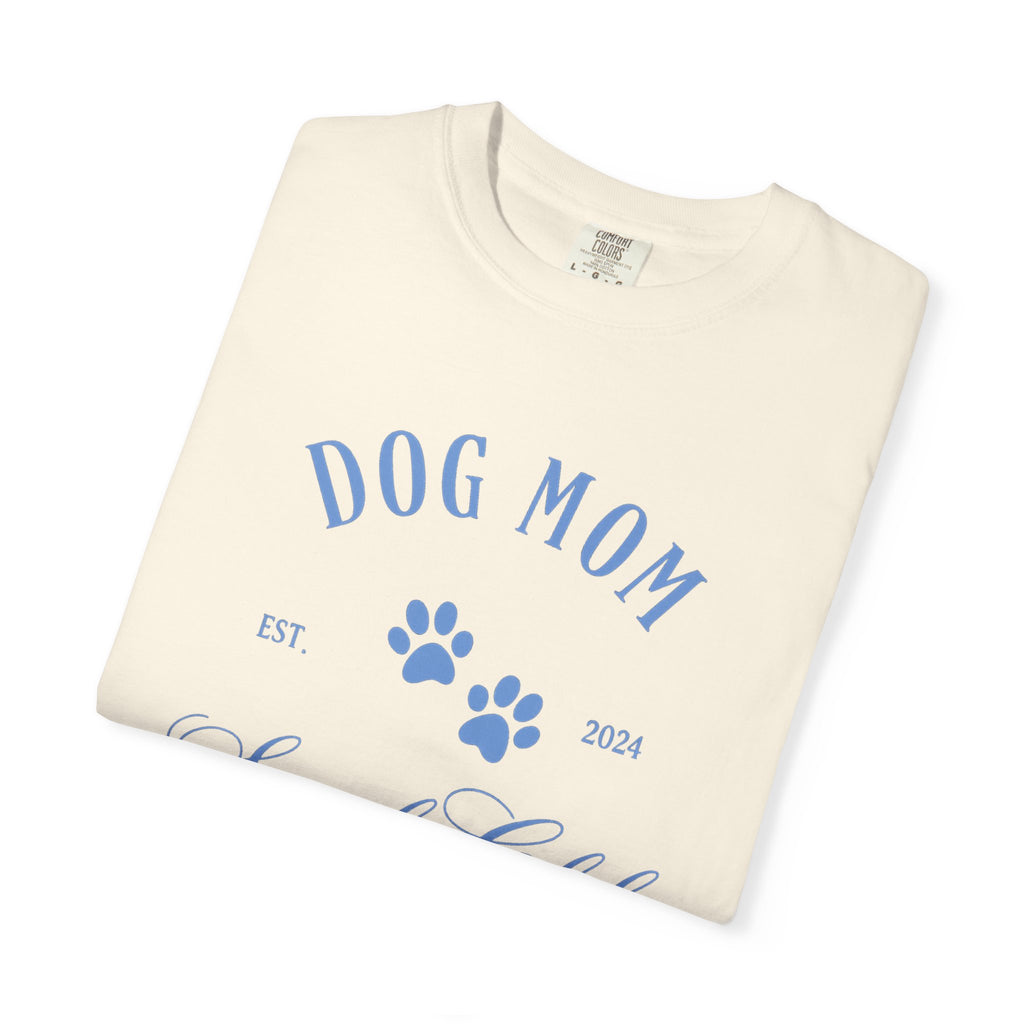 Dog Mom Social Club T-Shirt – Paw Print Graphic Tee for Dog Lovers