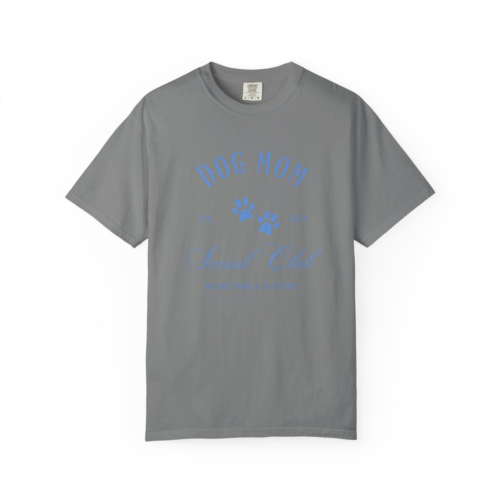 Dog Mom Social Club T-Shirt – Paw Print Graphic Tee for Dog Lovers
