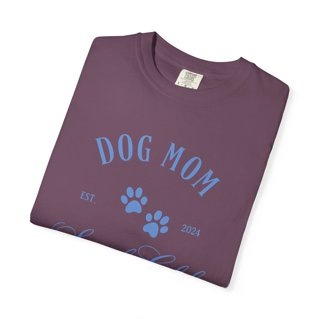 Dog Mom Social Club T-Shirt – Paw Print Graphic Tee for Dog Lovers