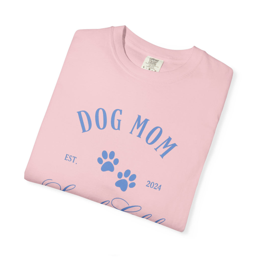 Dog Mom Social Club T-Shirt – Paw Print Graphic Tee for Dog Lovers