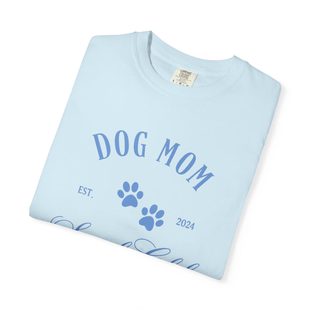 Dog Mom Social Club T-Shirt – Paw Print Graphic Tee for Dog Lovers