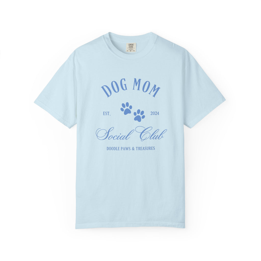 Dog Mom Social Club T-Shirt – Paw Print Graphic Tee for Dog Lovers