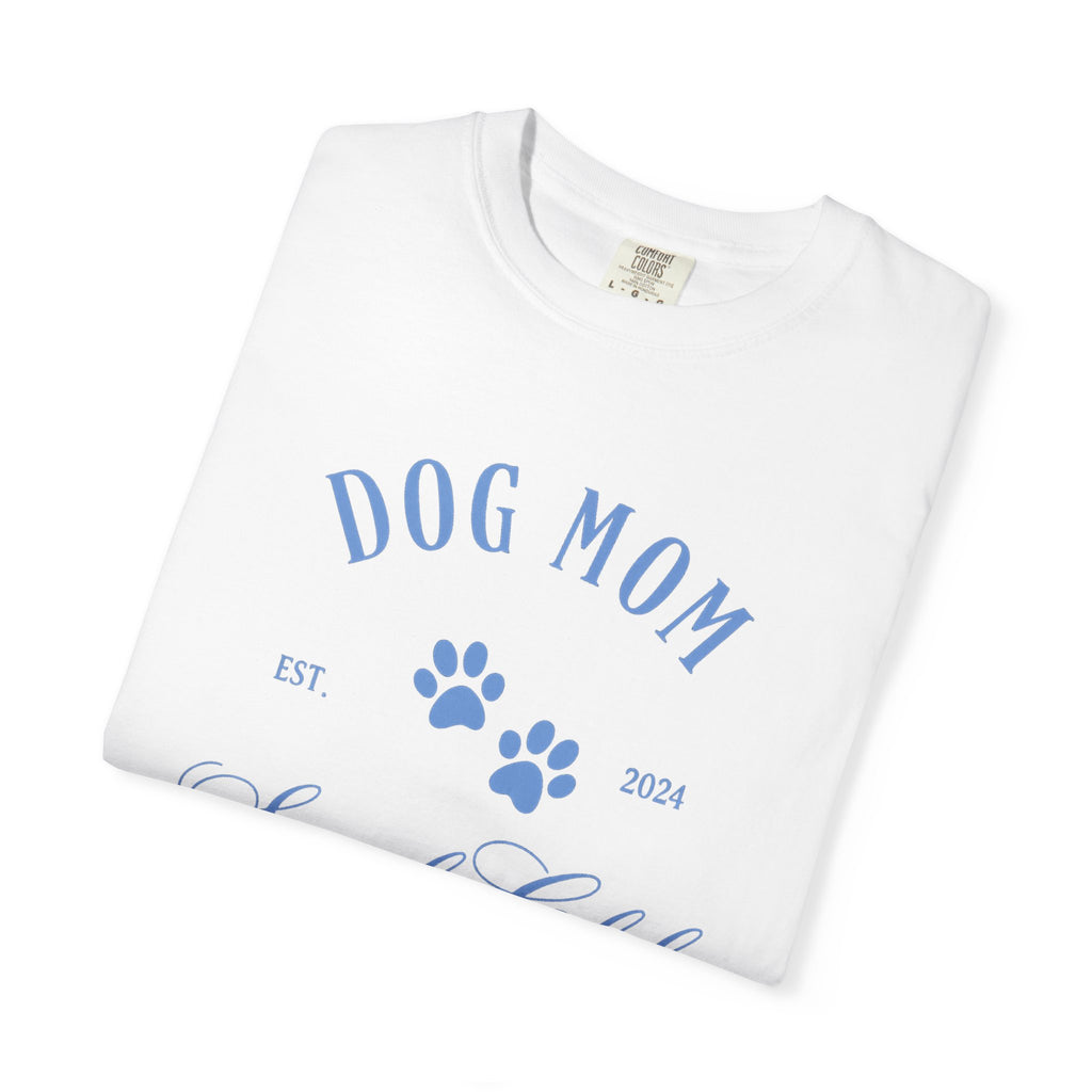 Dog Mom Social Club T-Shirt – Paw Print Graphic Tee for Dog Lovers