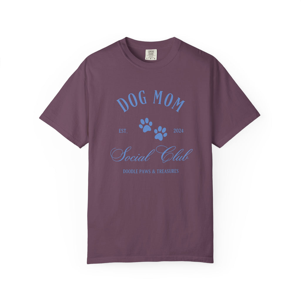 Dog Mom Social Club T-Shirt – Paw Print Graphic Tee for Dog Lovers