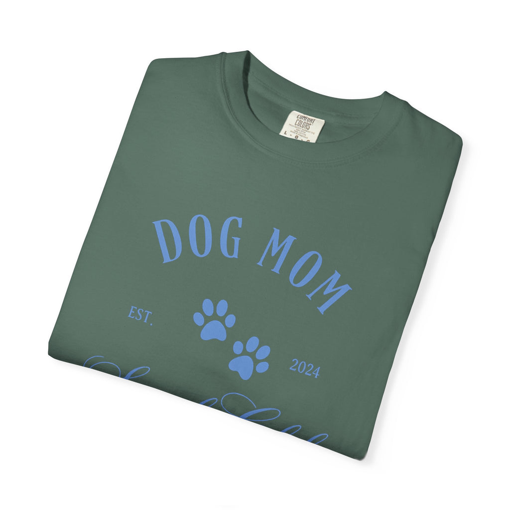Dog Mom Social Club T-Shirt – Paw Print Graphic Tee for Dog Lovers