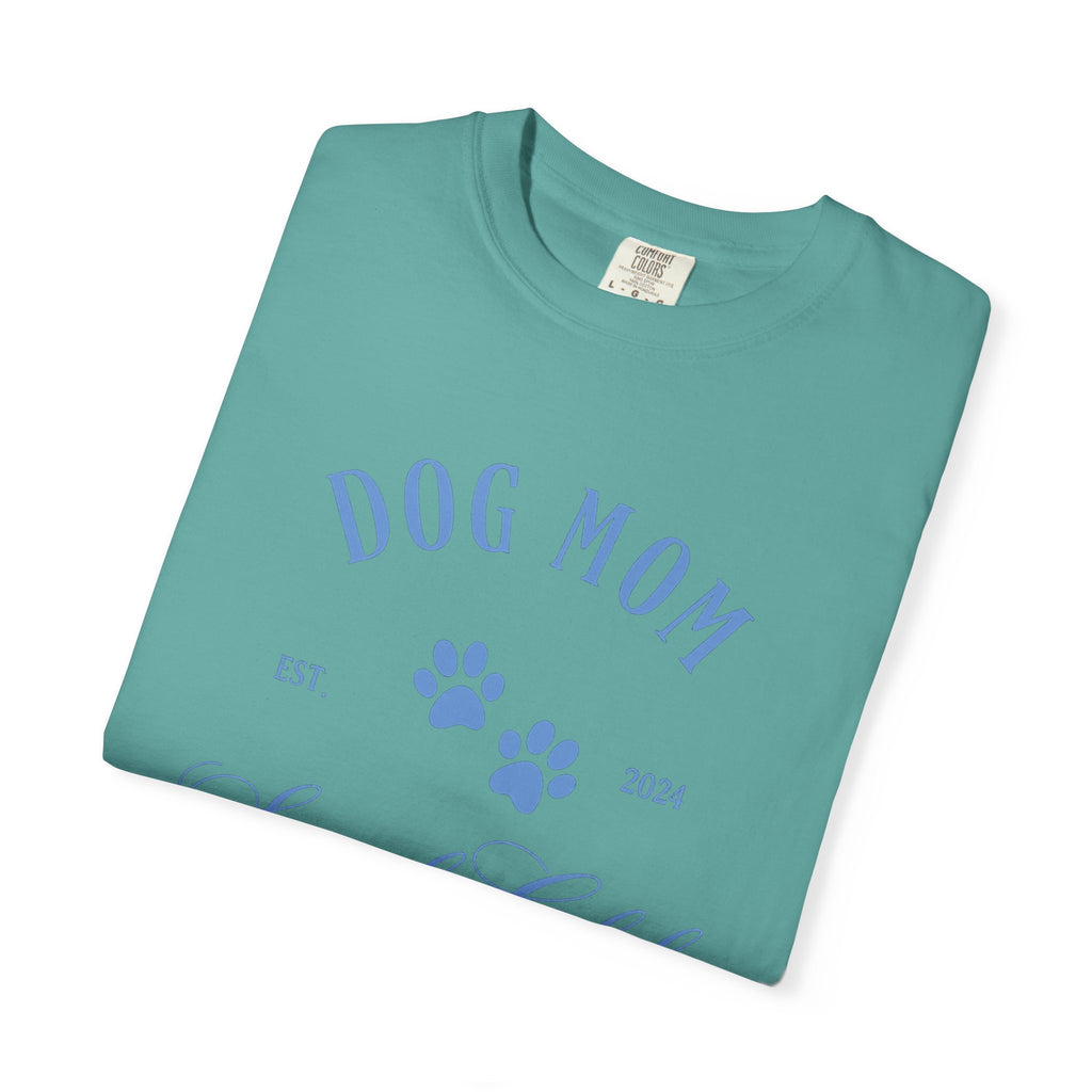 Dog Mom Social Club T-Shirt – Paw Print Graphic Tee for Dog Lovers