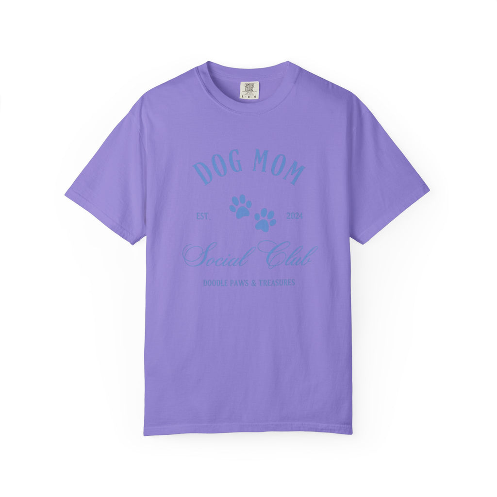 Dog Mom Social Club T-Shirt – Paw Print Graphic Tee for Dog Lovers